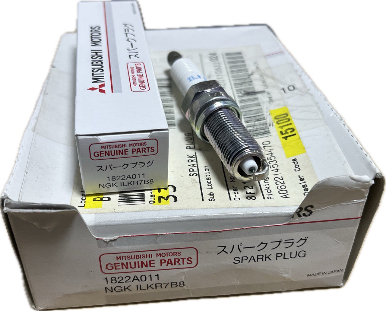 Оригинальная иридиевая свеча зажигания MITSUBISHI 1822A011 / 1822A010 — аналог NGK ILKR7B8 (1989) / Denso SXU22HDR8 для Outlander XL, Pajero Sport, Challenger