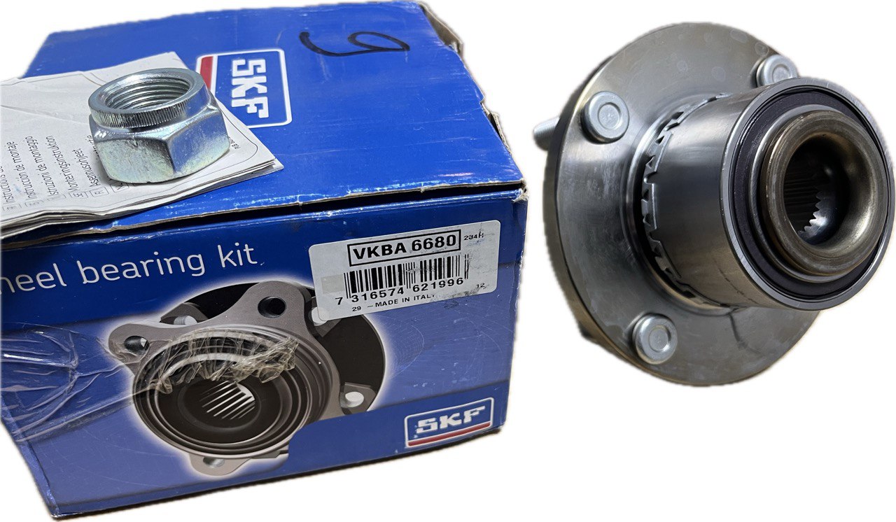 Передняя ступица в сборе (комплект подшипника ступицы) SKF VKBA6680 для Mitsubishi Colt / Smart Forfour