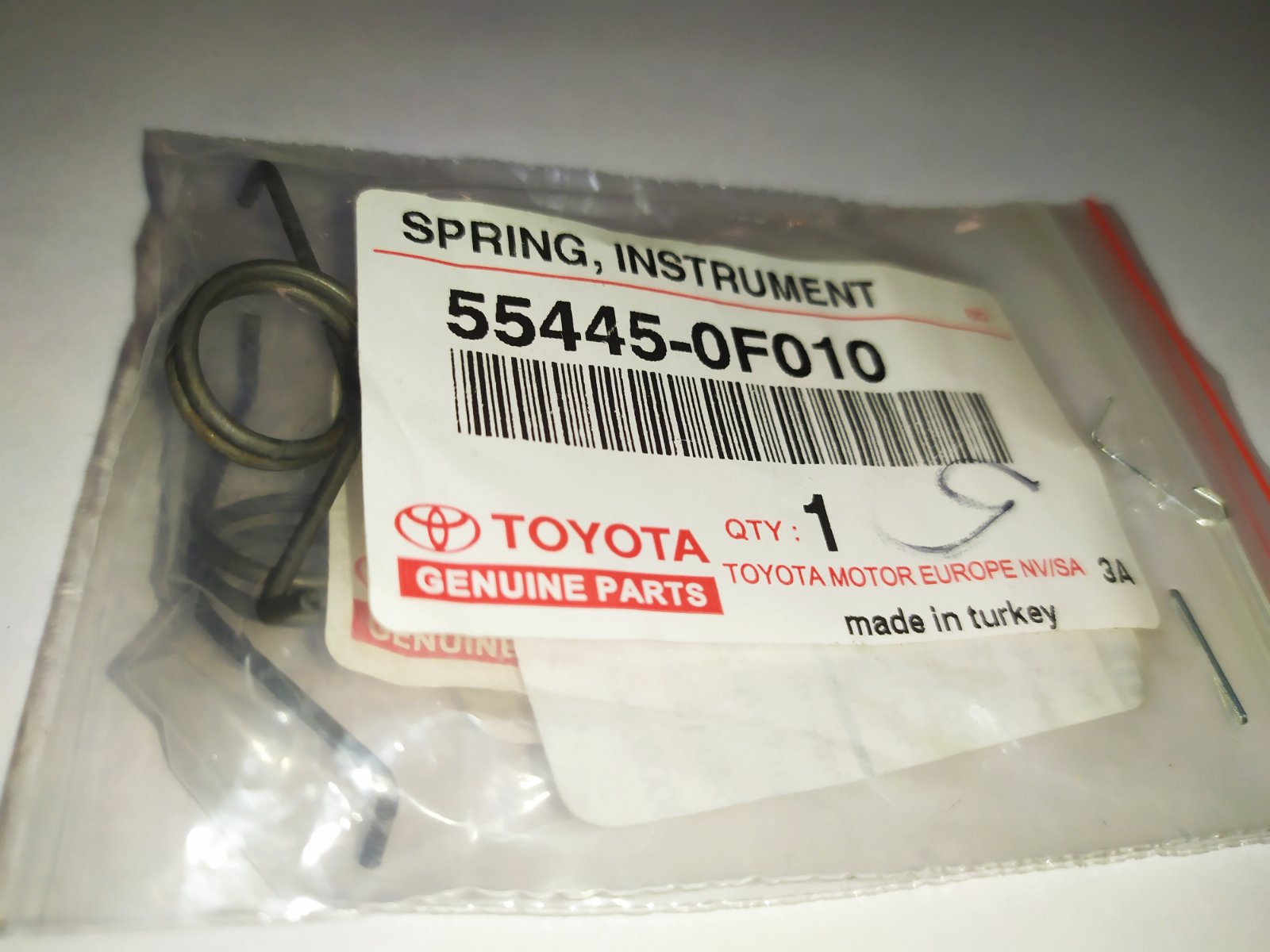 Пружина панели приборов 554450F010 TOYOTA