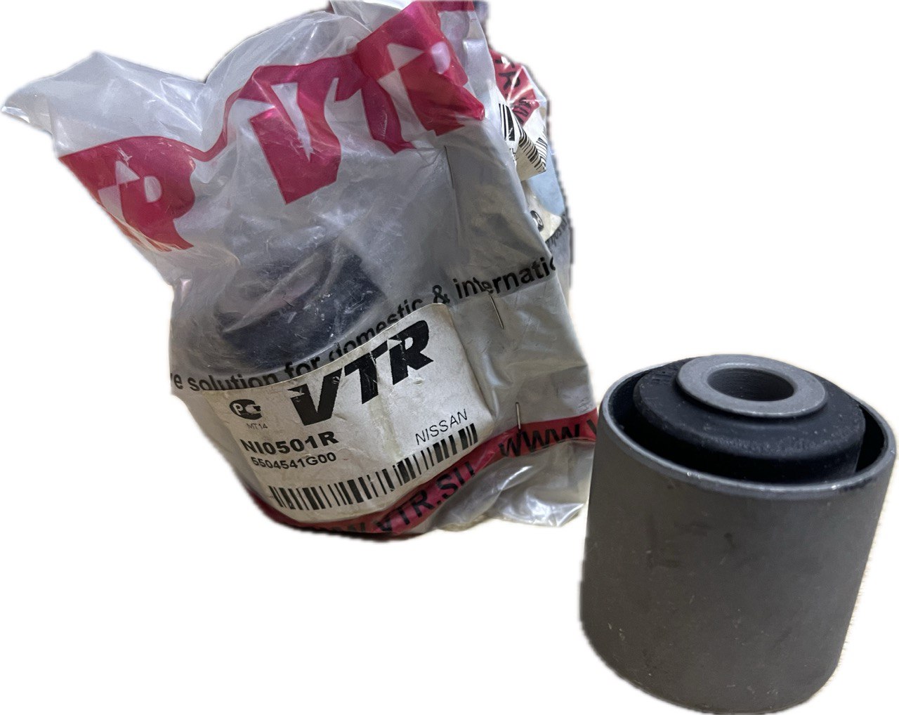 Сайлентблок заднего продольного рычага VTR NI0501R – аналог Nissan 55046‑41G00, Nakayama J2108, Febest NAB41G для Nissan Terrano / Pathfinder / Patrol, Ford Maverick, Nissan Pick Up / Vanette (WD21, R20, Y60, D21)