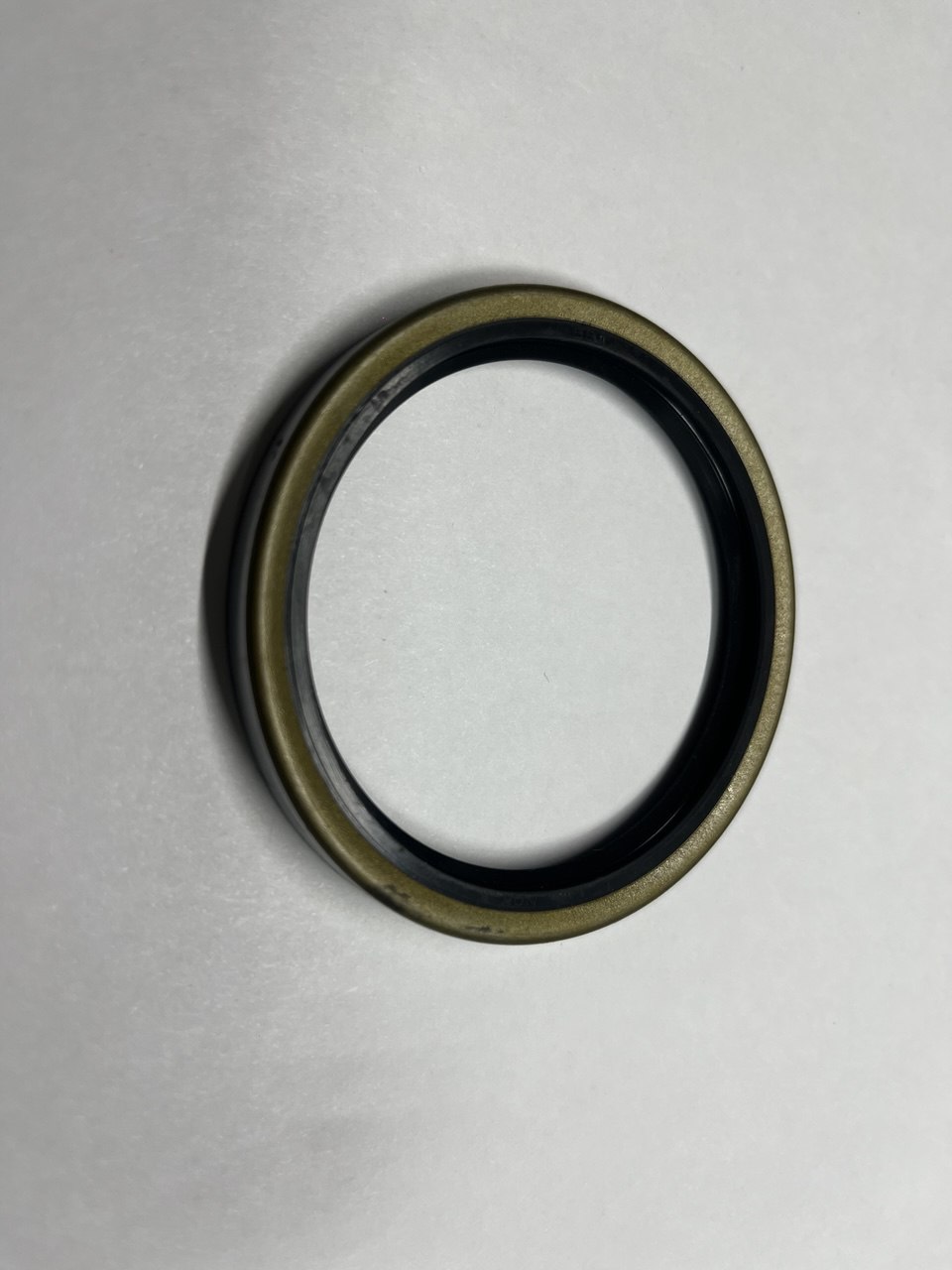 Сальник задней полуоси внутренний 9031058002 TOYOTA