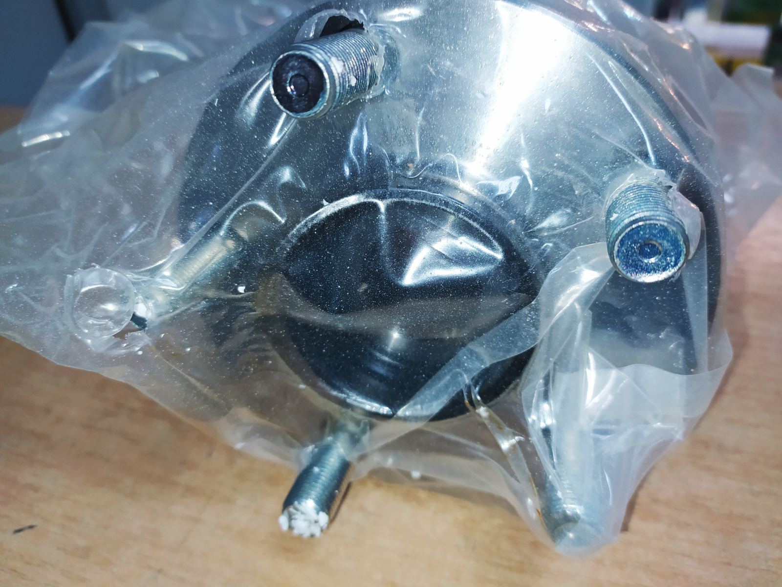 Оригинальная задняя ступица в сборе SUBARU 28473FL021