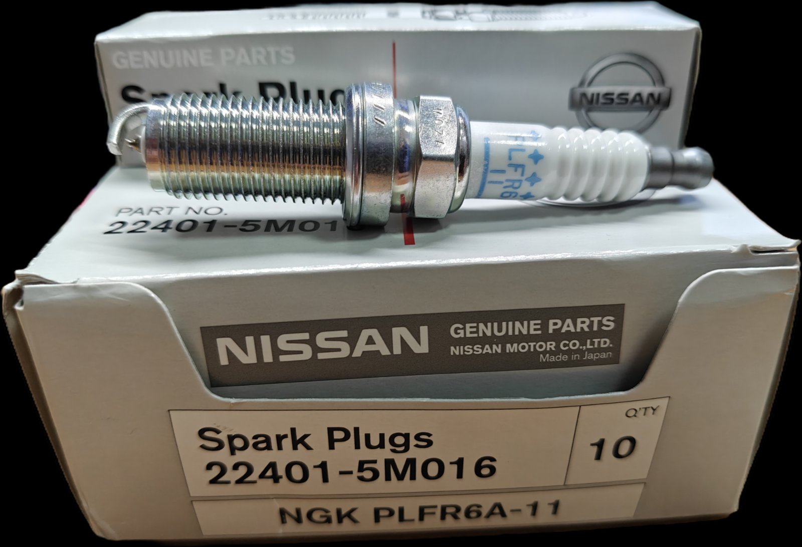 Оригинальная свеча зажигания NGK 224015M016 (7654 / PLFR6A-11)